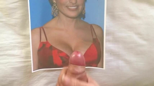 Mariska hargitay boşalmak haraç