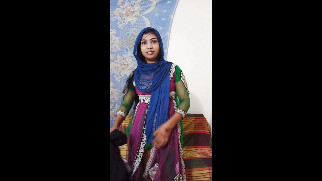Desi tatlı vabi viral seks videosu yüzü tamamen görünüyor seks videomun keyfini çıkarıyorum