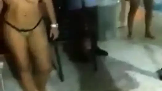 Por mais festas assim putaria adoro