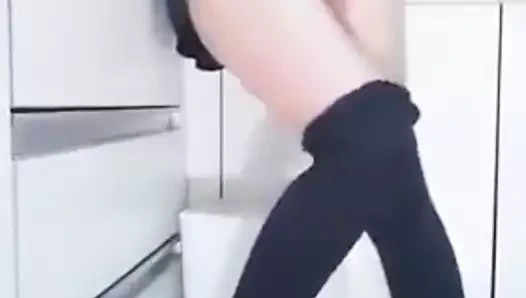 Minik çinli bir fırça ile Mastürbasyon