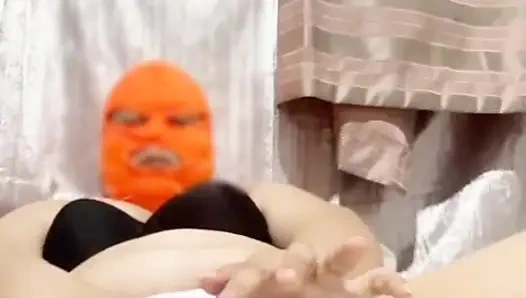Evli kadın tek başınayken videomu izliyor