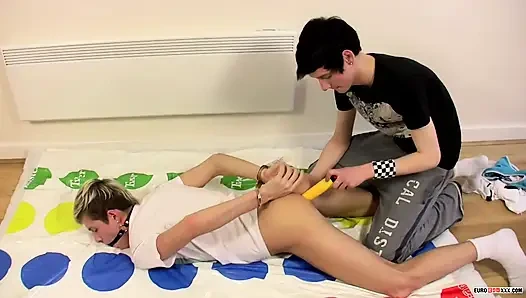Azgın twister oyunu!