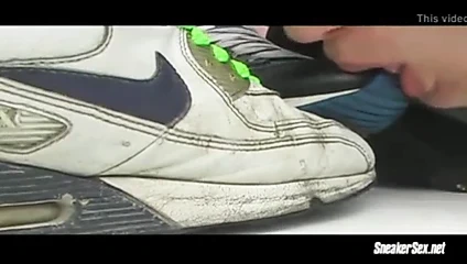 Des kiffeurs de pieds et baskets 2