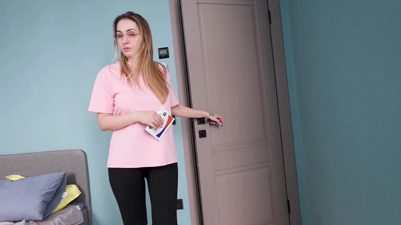 Hot Stepmom Gets Stepson’s Cock in Her Tight Pussy by Mistake