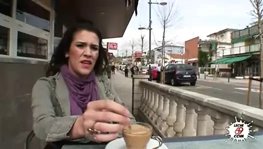 polis kadın yalvarıyor