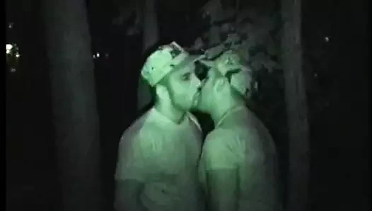 Yakışıklı adamlar vahşi üçlü yapmaya hazır