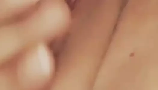 sadece kendimle oynuyorum