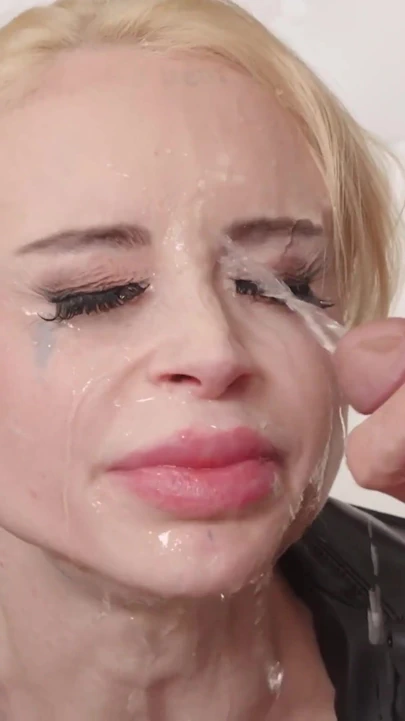 Büyük memeli fahişe Sasha Beart Nade Nasty'in büyük yarağını götüne alıyor! | Klip 1