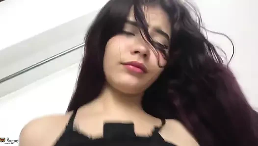 Çok seksi üvey kız kardeşimi odamda buluyorum ve sonunda amını sikiyorum - İspanyolca