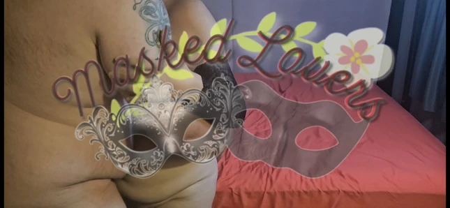 Tombul çift döllemeyle sevişiyor! MaskedLovers69