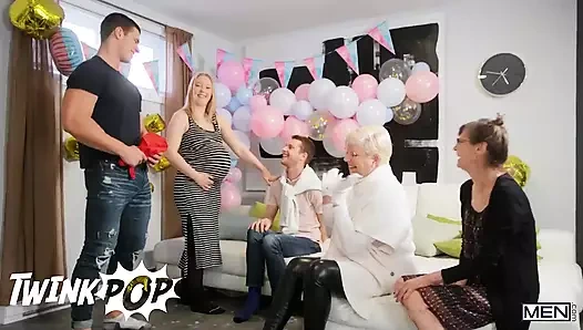 Kaslı malik delgaty eşcinsel arkadaşı Benjamin Blue'ya oynaması için gerçek bir yarak veriyor - twinkpop