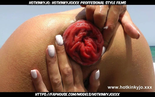 Hotkinkyjo plajda Mrhankey cyclop dildo anal ve sarkma