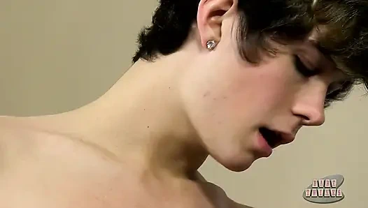 Üniversiteli prezervatifsiz oğlanların ardından!