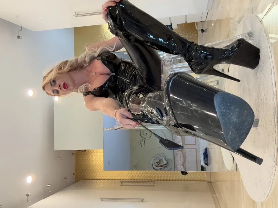 Köle başını 😈 siktirmeye hazır!? Sen bir başarısızlıksın, en iyisi! Kate Monroe'ya minnettar ol: Kate-Monroe.de