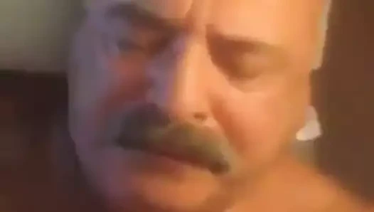 bıyık adım baba emme