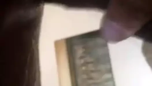 Bbc yapar küçücük beyaz kedi fışkırtma