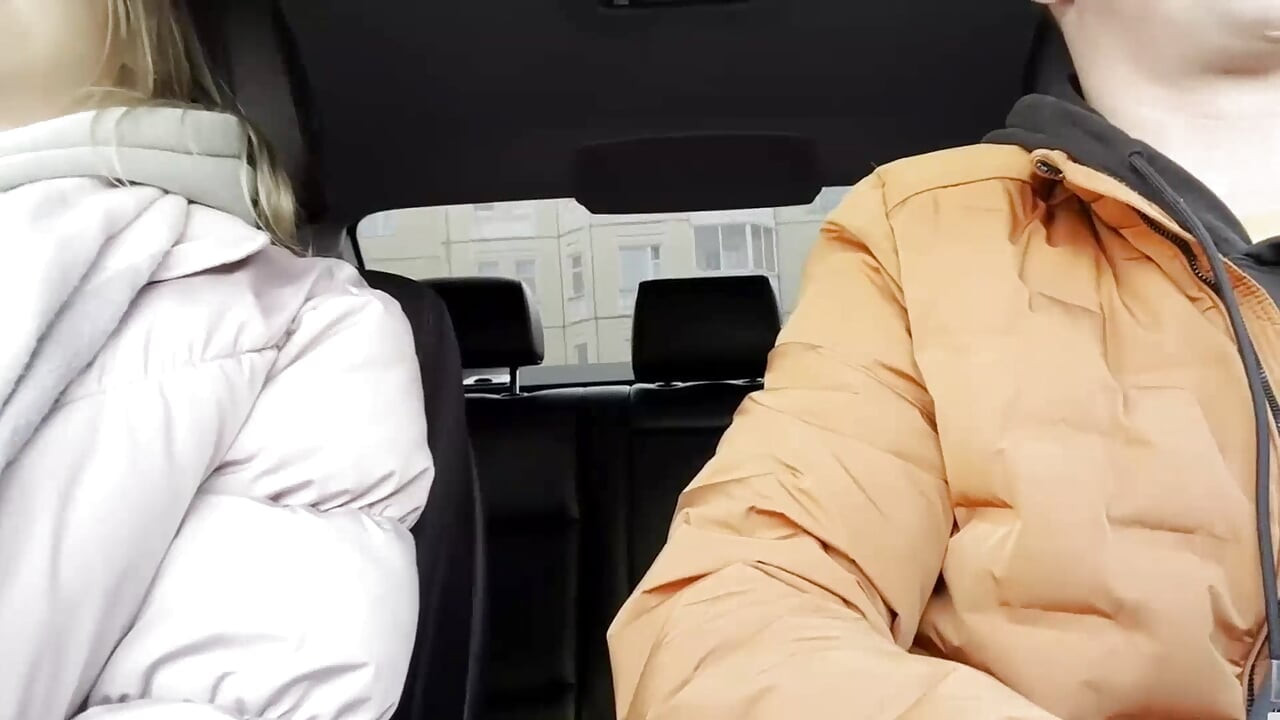 Sadakatsiz evli kadın kocasını yine bir komşuyla aldatıyor (altyazılı)