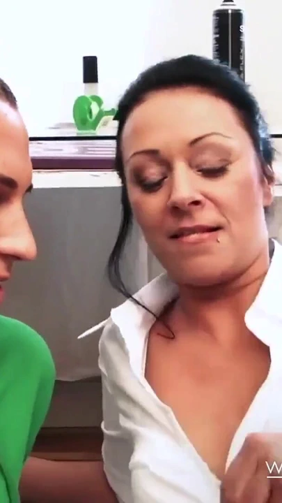 Stunning moment from "HILFE! Mama hat mit meinem besten Freund gebumst"