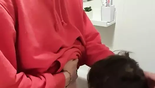 Öğrenci horoz emdi tarafından nerd twink