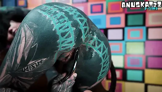 Kalın metal oyuncağımla domaltmalı göt sikişi