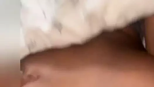 Büyük siyah göt becerdin altında çarşaflar