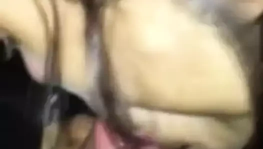 Fille de la rue qui suce en voiture pour de largent