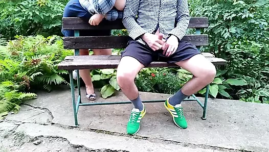 Kayınvalide parkta göğüslerini teşhir etti ve beni tekrar boşalttı