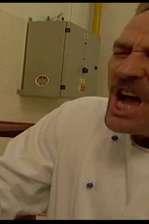 Alman sürtükler sert sert sikiş için yalvarıyor