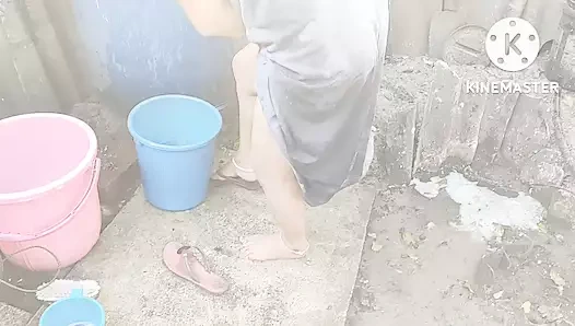 Anita yadav ki sıcak banyo göğüsler