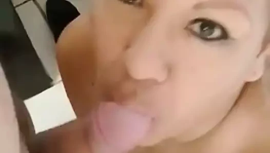 Rosario mamando verga