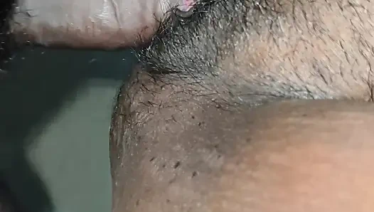 Ben yemek masasında ve amımı sikiyorum.