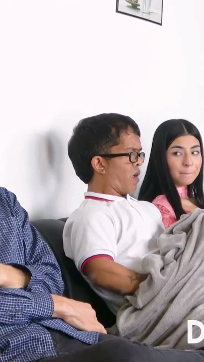 I FUCK A DWARF NEXT TO HIS STEPFATHER, THINKING HE WAS A MILLIONAIRE. | Clip 1