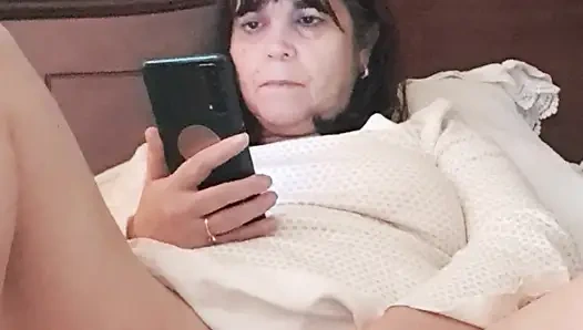 Porno izlemek amcığını ateşli yapıyor