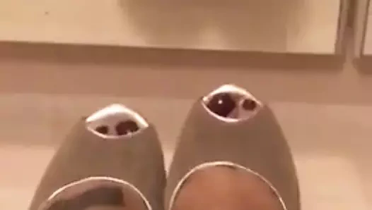 Isabel ile güzel sivri burunlu topuklu ayakkabılar