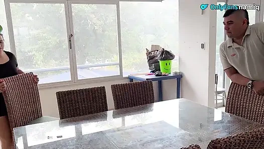 Sadakatsiz kaltak büyüyen ilk kızı sikiyor