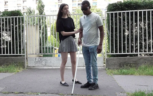 Sahte kör büyük siyah yaraklı dede için şanslı gün