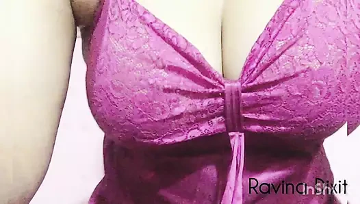 Büyük memeli Hintli model