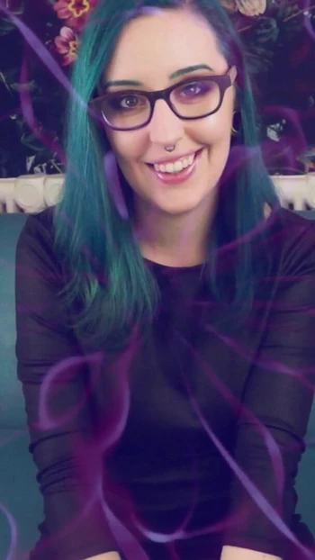 Ключевой момент из "Кулинарной задачи для спермоприемных шлюшек - женское доминирование мисс Faith Rae аудио инструкции по поеданию спермы - HD 1080p MP4"