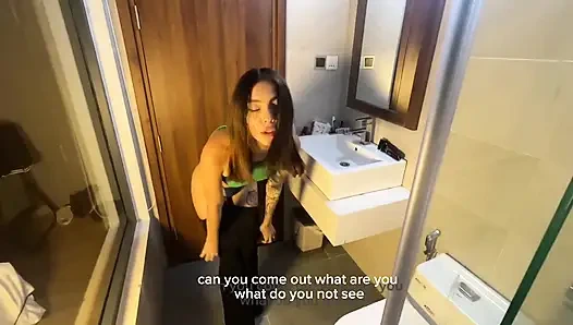 Üvey Kız Kardeşim Duş Almama Izin Vermedi Ve Güzel Bir Seks Yaptık.