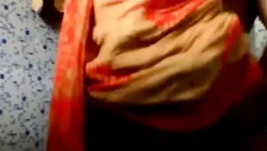 Hint saree yenge ile büyük göğüsler kedi yalama, kahrolası