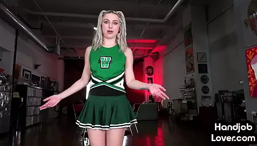 Küçük memeli amigo kız hj bebek mastürbasyon yapıyor bakış açısı