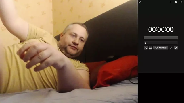 Большой дилдо, 5 минут по самые яйца.