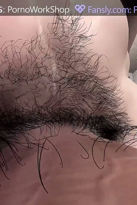 Gırtlağa kadar. Fitness merkezi soyunma odasında çifte oral seks.