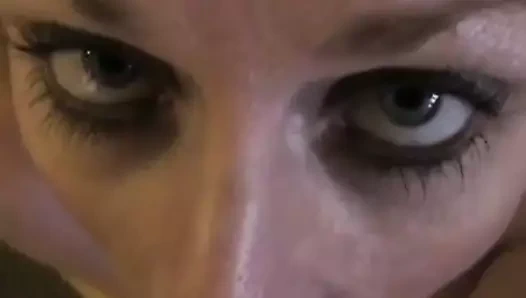 Kötü milf at the resort