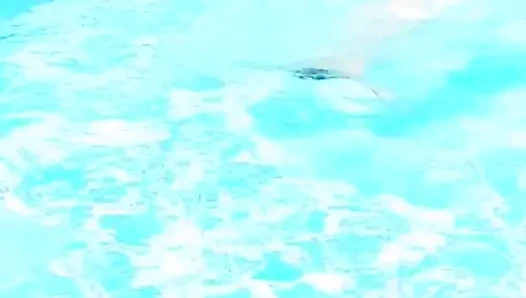 Yaşlı olgunlar sahnesi 4 - olgun tombul sarışın havuzda sikişiyor