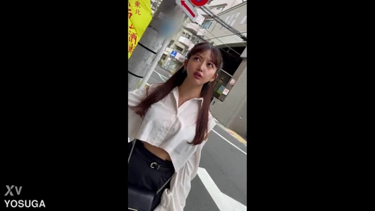 Dergi kapaklarında müdavim olan 18 yaşındaki Filipinli yarı model. Aşırı video verileri filme alındı. Bölüm 1