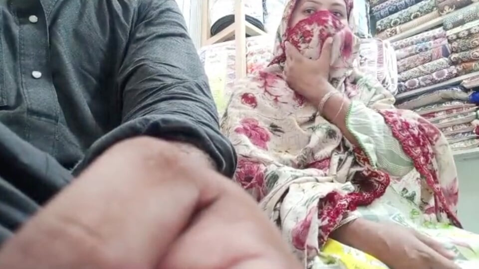 Seksi öğretmen oğlana seks öğretiyor