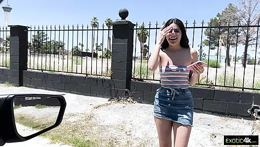 Angel Gostosa bağırsaklarını dolduruyor