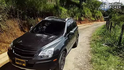 Isabella Cano tamirci Dani Clark'a sakso ve seksle ödüllendiriyor