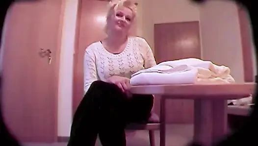 Büyük sütlü amatör sarışın